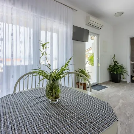 Apartment Ljubica Selce